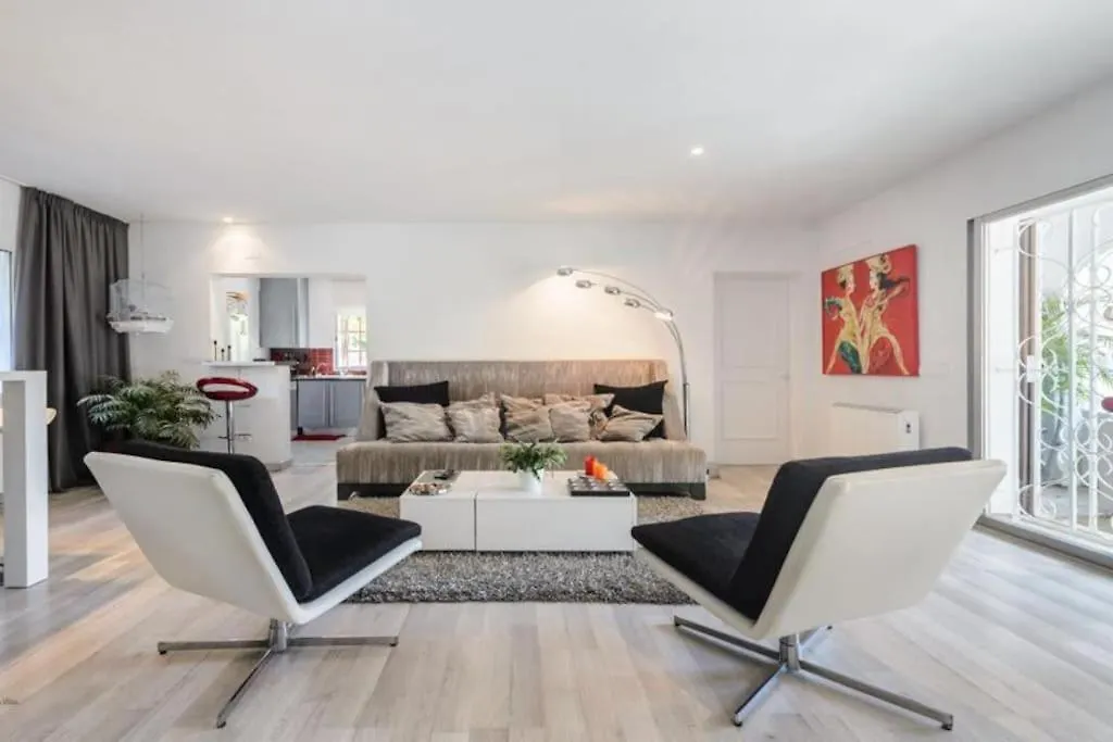 Stylish Ibiza Villa Near Beaches Private Pool & Lush Garden Cala Llonga