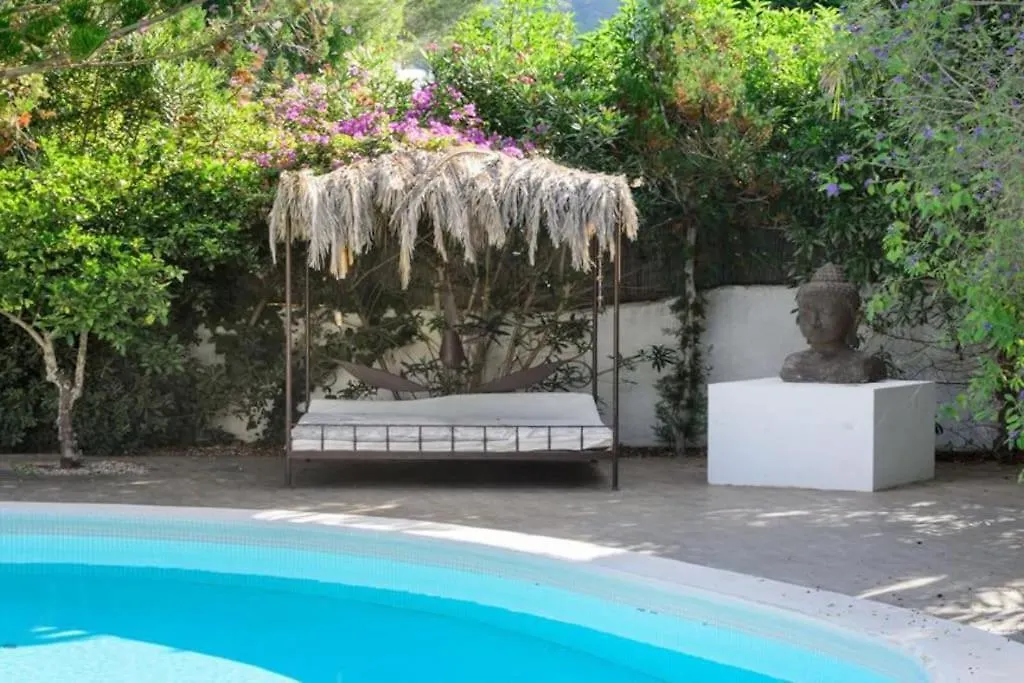 Stylish Ibiza Villa Near Beaches Private Pool & Lush Garden Cala Llonga  Spanien